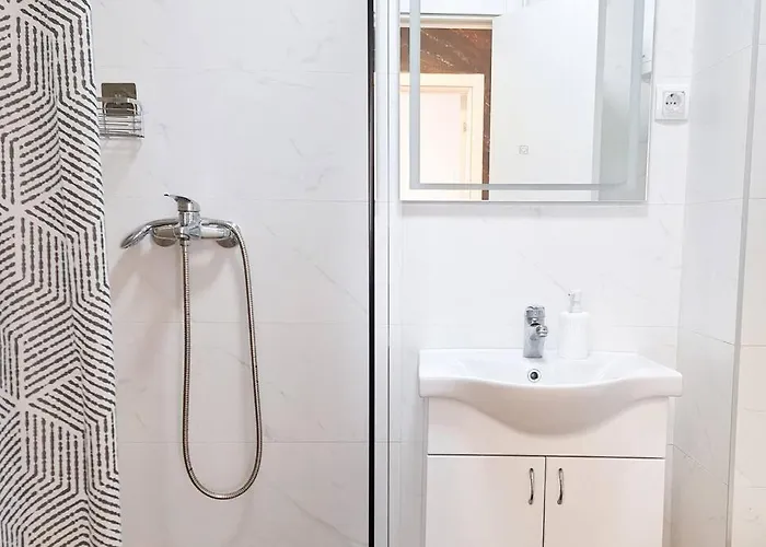 Urban Haven Apartman Ledine